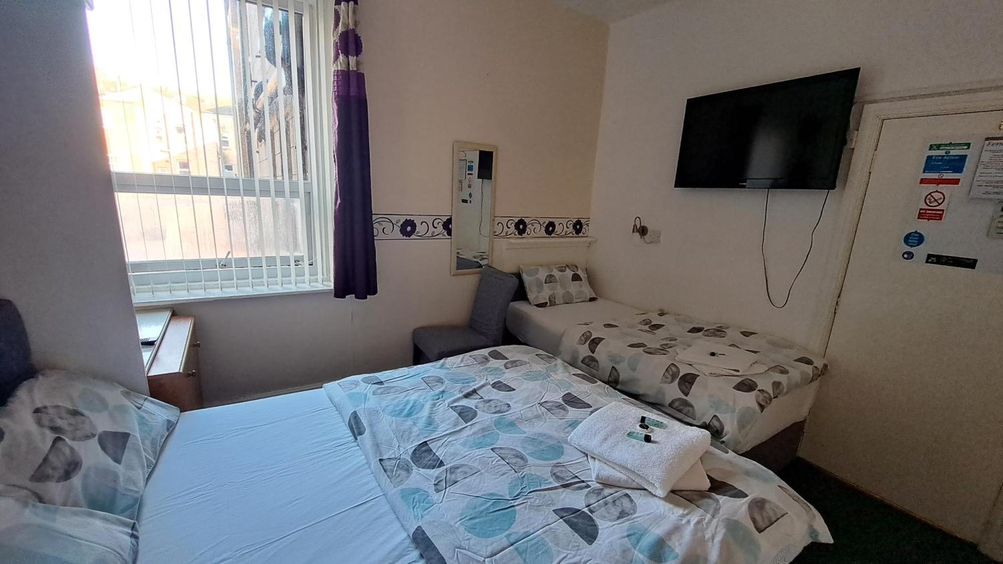 Fern Villa Hotel - Albert Road Blackpool Ngoại thất bức ảnh