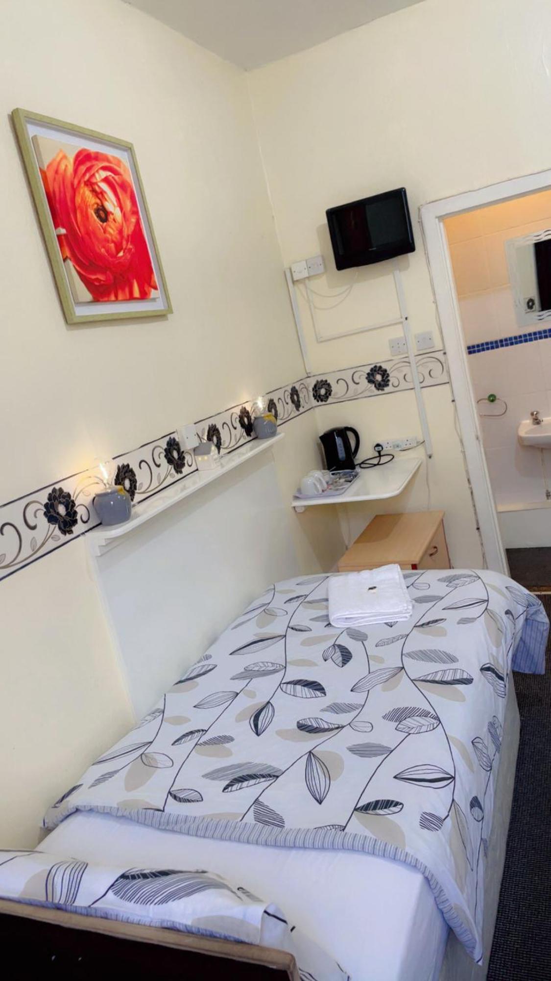 Fern Villa Hotel - Albert Road Blackpool Ngoại thất bức ảnh