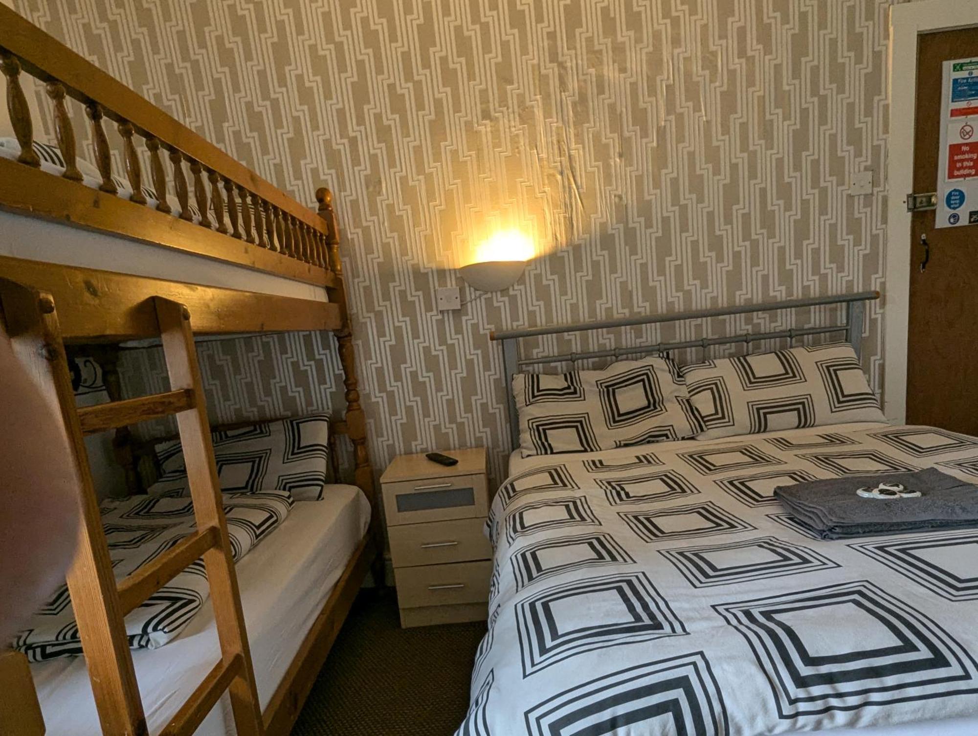 Fern Villa Hotel - Albert Road Blackpool Ngoại thất bức ảnh